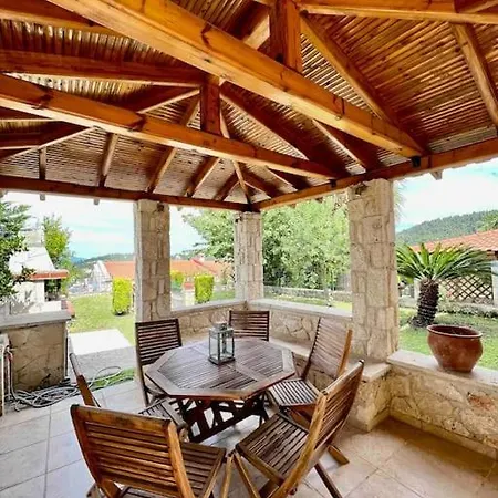 #als- Stone Maisonette In