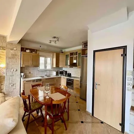 #als- Stone Maisonette In Villa *