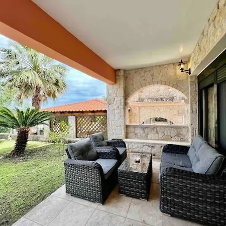 #als- Stone Maisonette In Villa