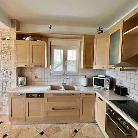 #als- Stone Maisonette In Villa *